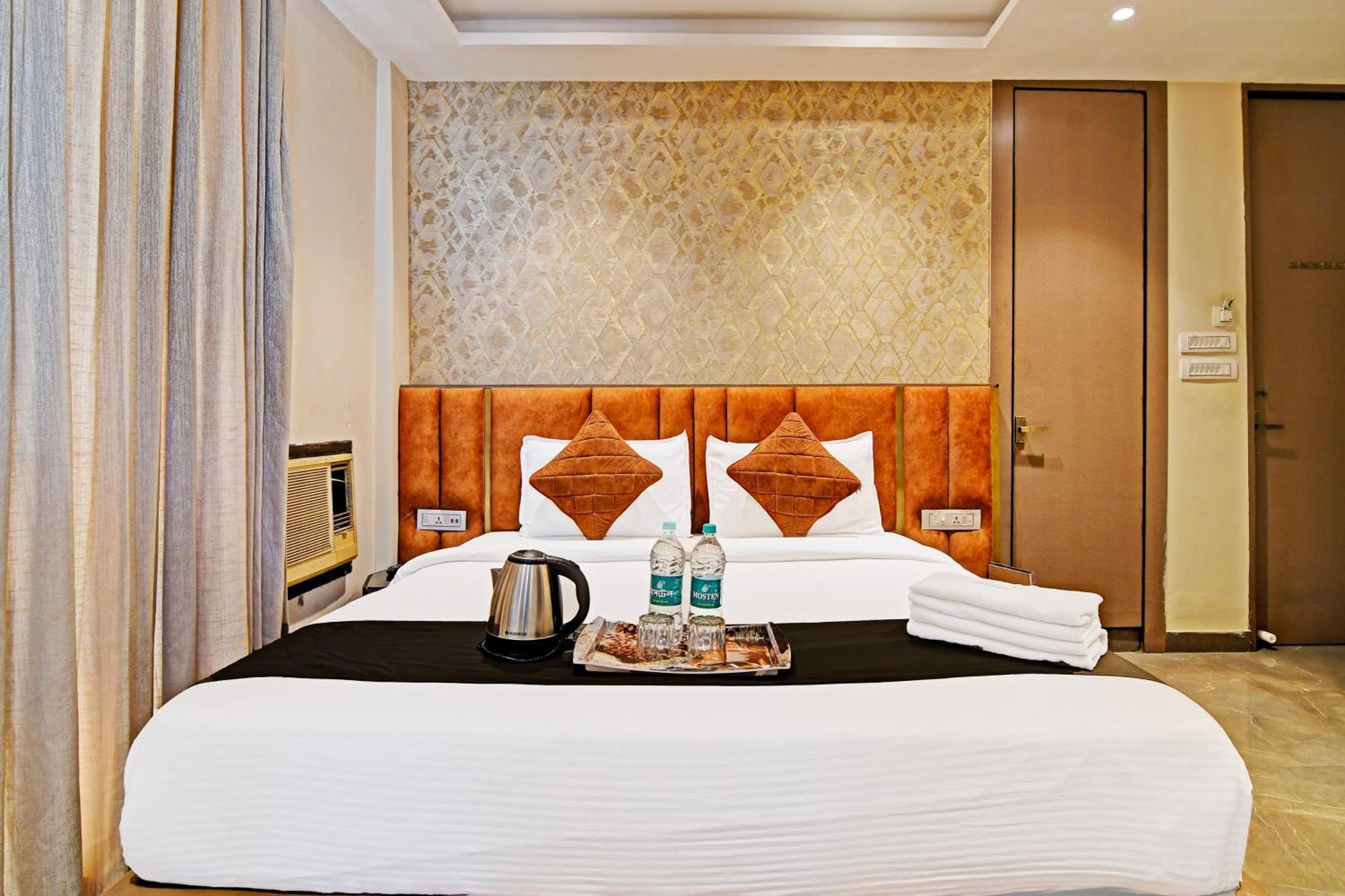 Hotel Vrindavan *